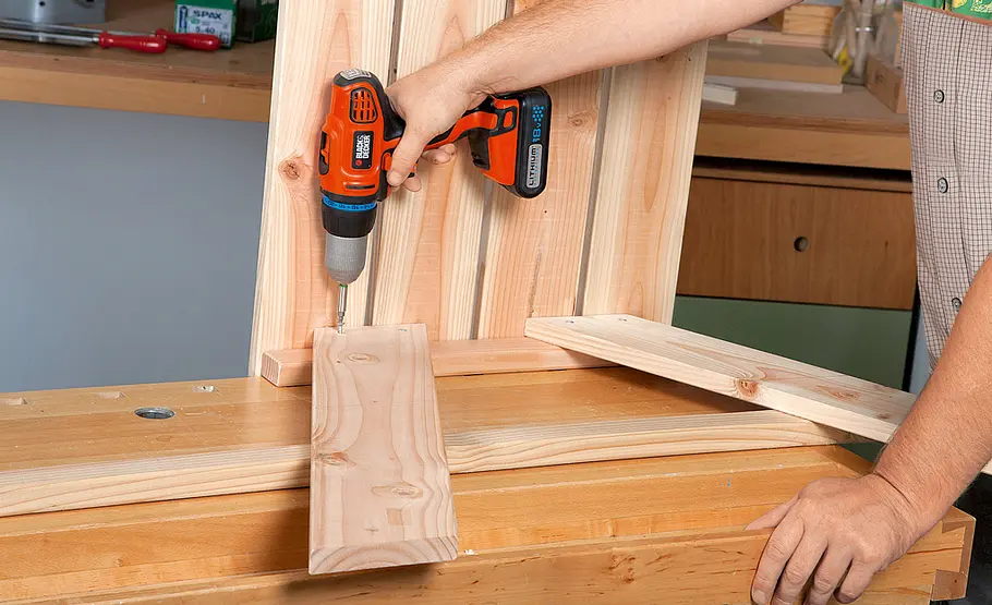 Kindersitzgruppe bauen: Schritt 10 von 15 Kindersitzgarnitur bauen
