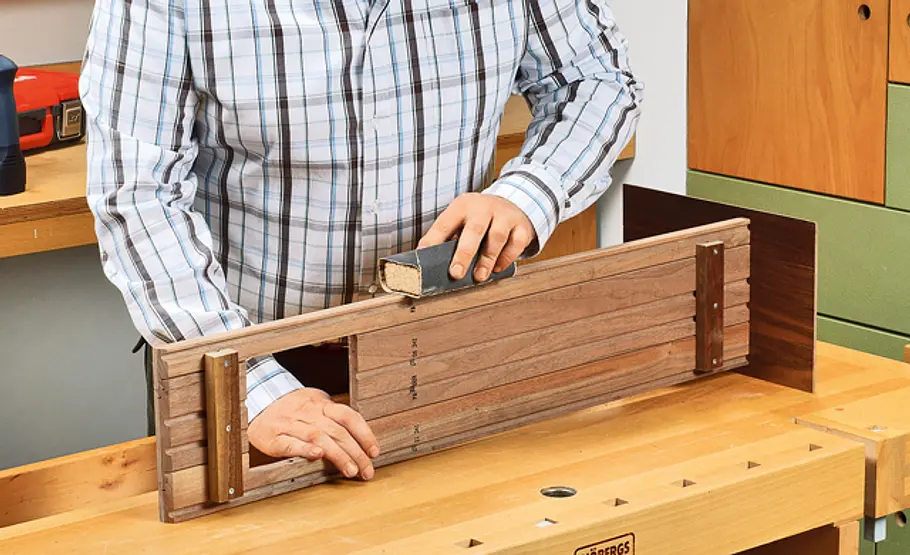 Klorollenhalter selber bauen Klorollenhalter: Kanten glätten