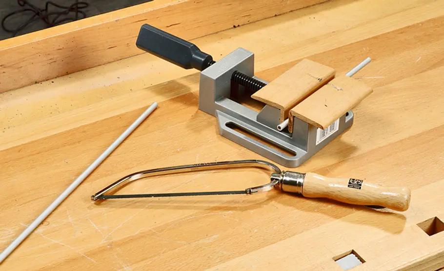 Klorollenhalter selber bauen Klorollenhalter: Alurohr kürzen