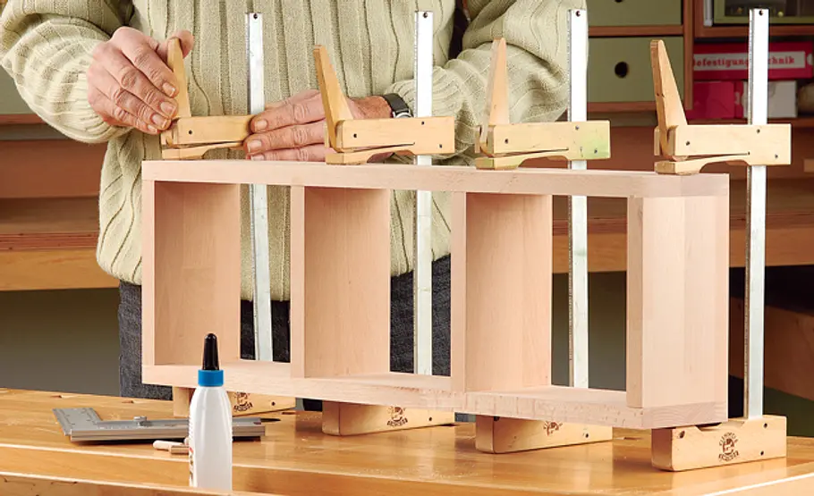Küchenregal bauen: Schritt 4 von 9 Regal verleimen