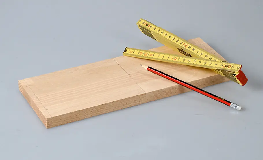 Küchenrollenhalter bauen: Schritt 2 von 18 Leimholz zusägen