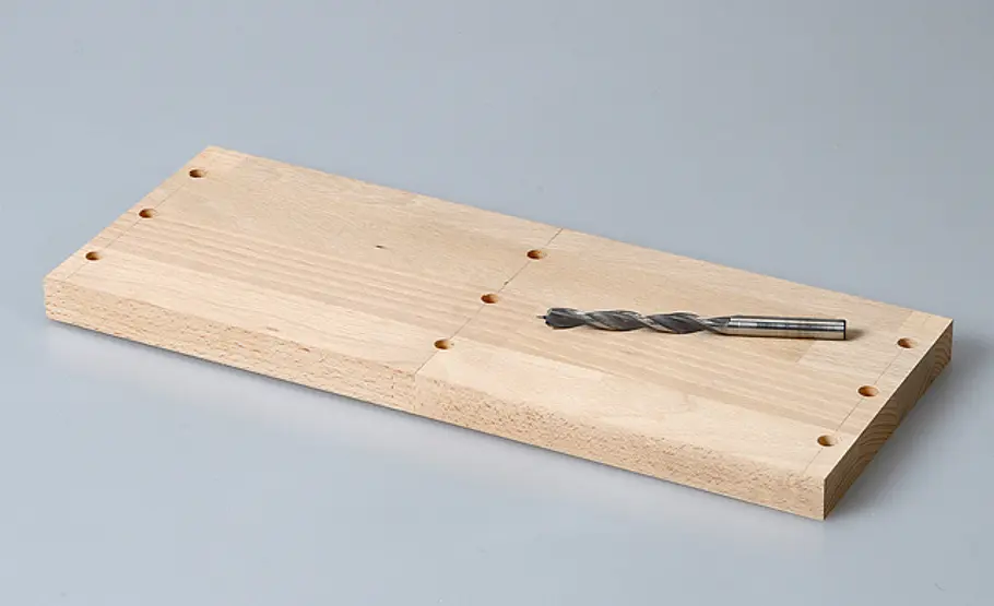 Küchenrollenhalter bauen: Schritt 3 von 18 Loch bohren