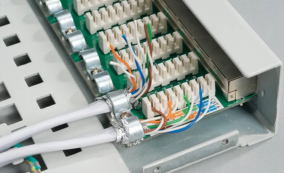 LAN-Kabel verlegen LAN-Kabel verlegen