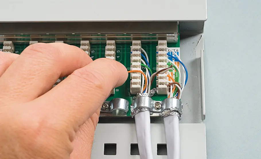 LAN-Kabel verlegen LAN-Kabel verlegen