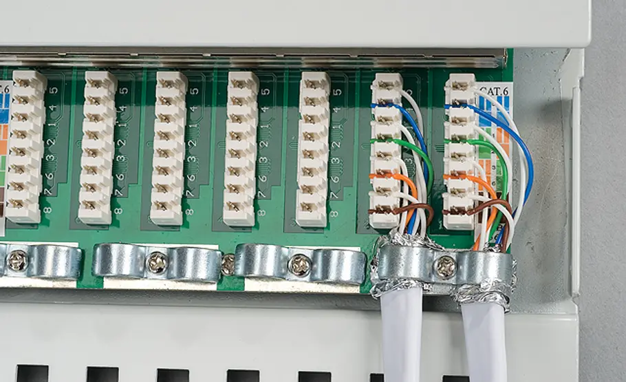 LAN-Kabel verlegen LAN-Kabel verlegen