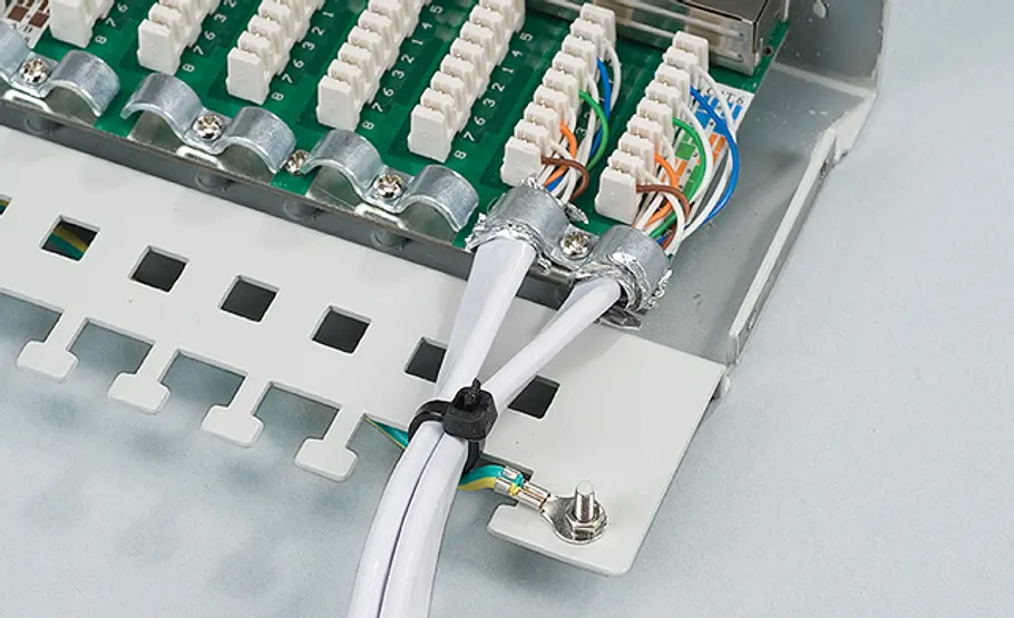 LAN-Kabel verlegen LAN-Kabel verlegen