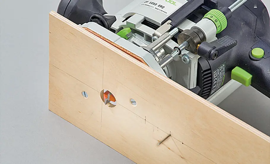 Standboxen selber bauen Oberfräse: Zirkelhilfe