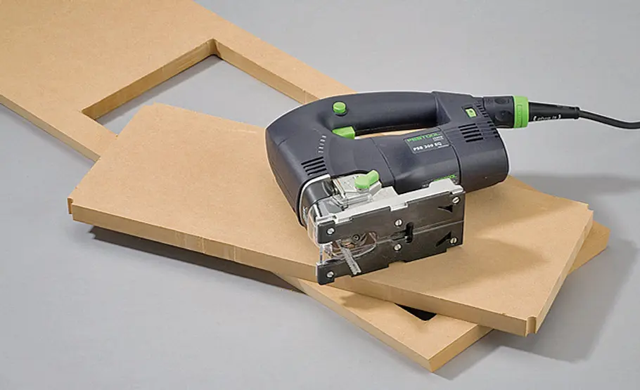 Standboxen selber bauen Lautsprecherblende ausschneiden