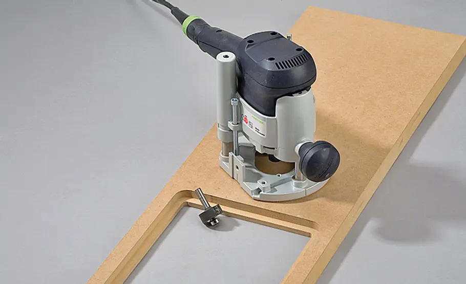 Standboxen selber bauen Kante fräsen