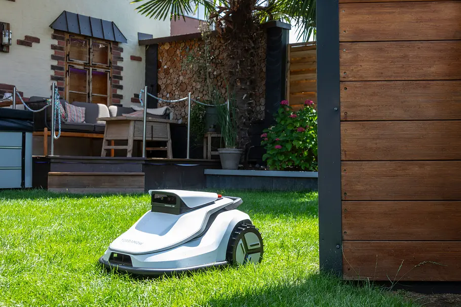 Mähroboter Terramow V600 selbst ausprobiert Mähroboter Terramow V600 selbst ausprobiert im Garten