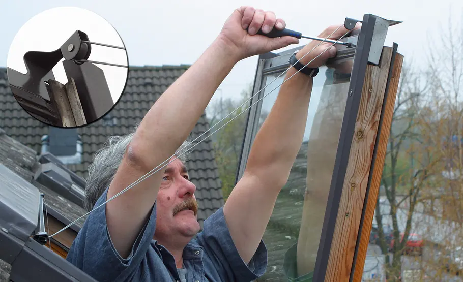 Hitzeschutz-Markise für Dachfenster: Schritt 8 von 13 Seilzug montieren
