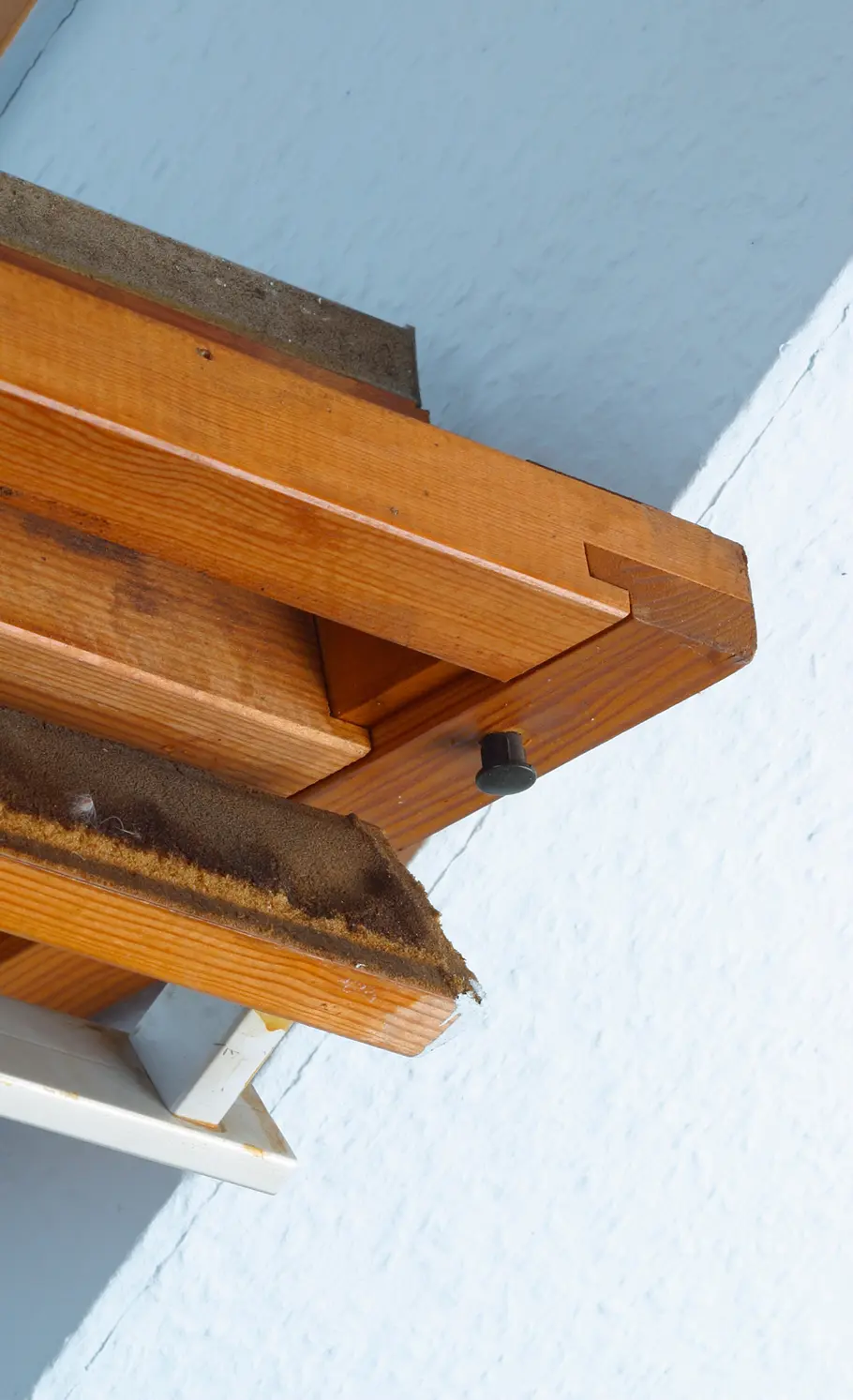 Hitzeschutz-Markise für Dachfenster: Schritt 4 von 13 Verschlusskappe entfernen