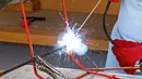 Metall verarbeiten - Foto: sidm / KEH Metall verarbeiten - Foto: sidm / KEH