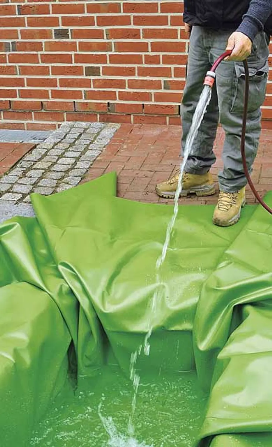 Mini-Teich bauen Teichbecken fluten