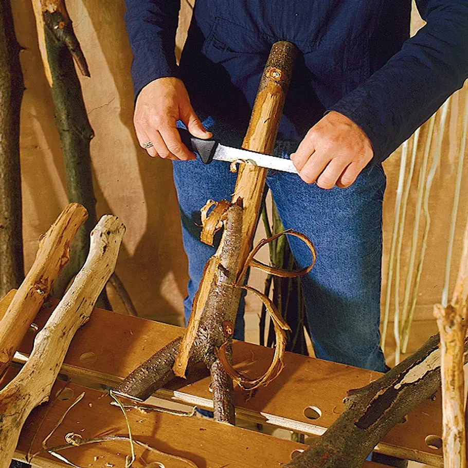 Tisch aus Ästen Möbel aus Ästen selber bauen