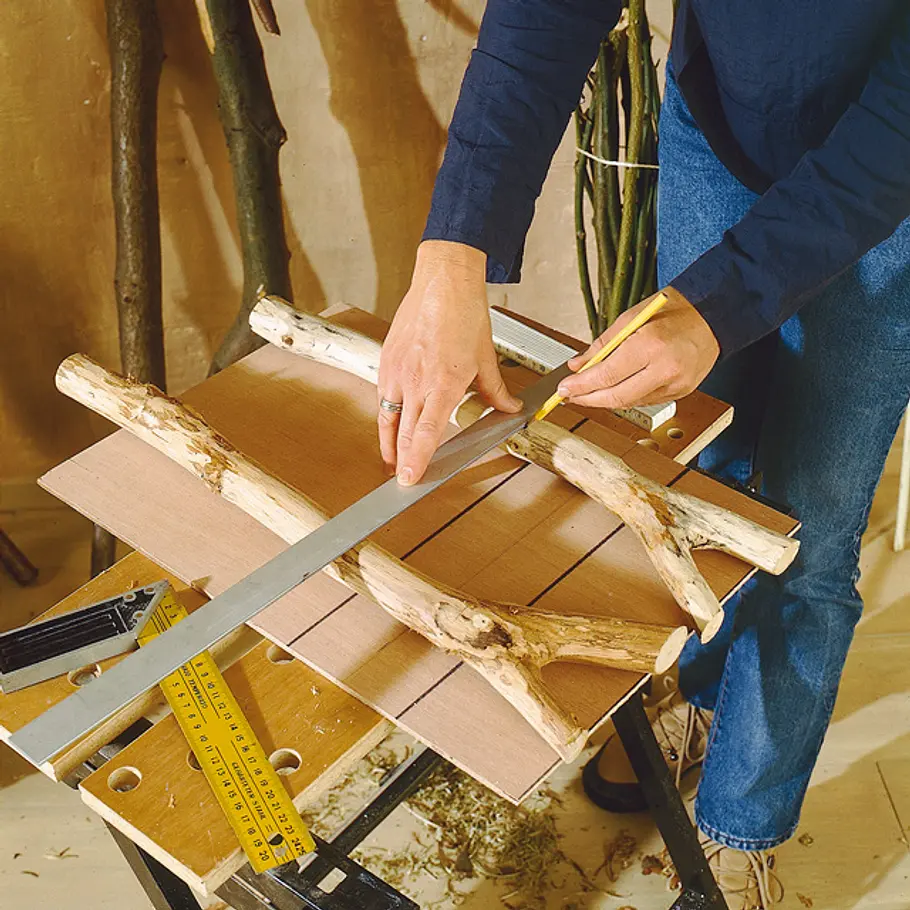 Tisch aus Ästen Möbel aus Ästen selber bauen