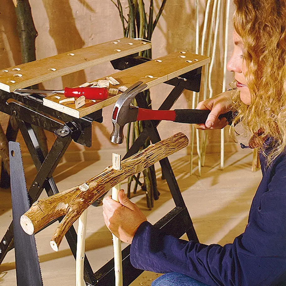 Tisch aus Ästen Möbel aus Ästen selber bauen
