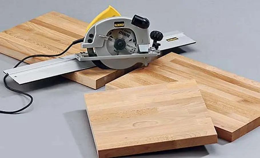 Nachttisch bauen Nachttisch: Holzplatte zuschneiden