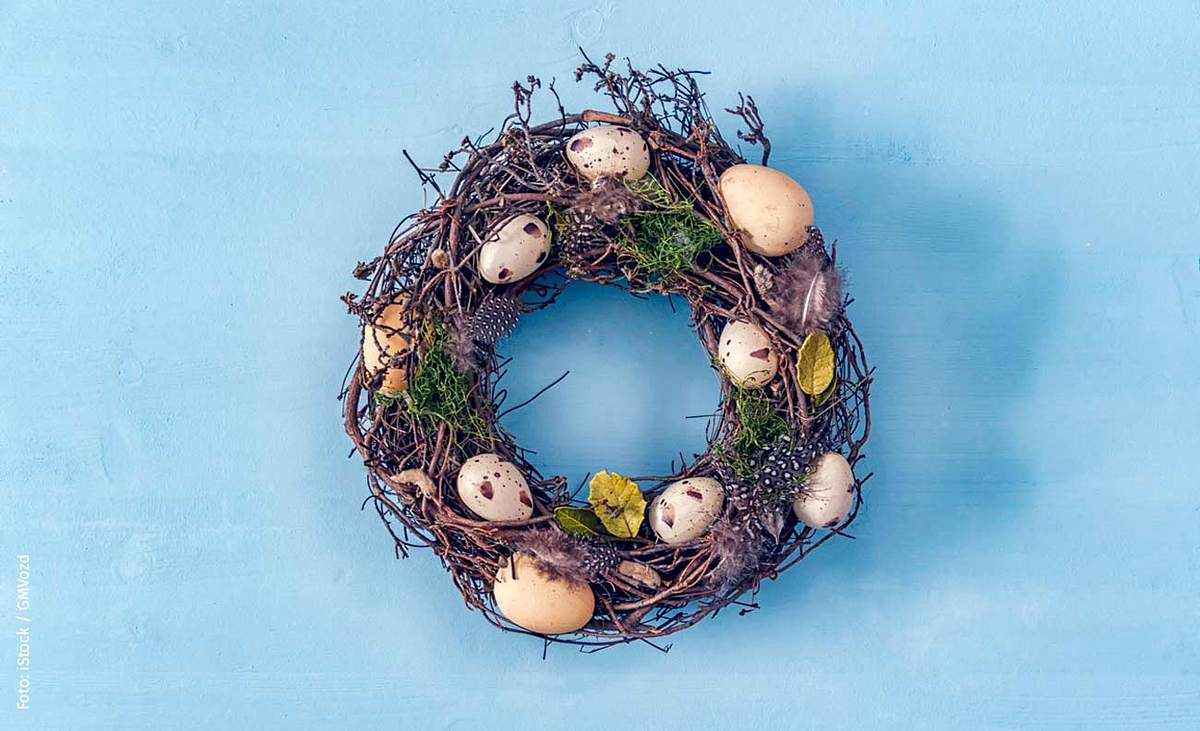 Osterkränze sorgen für festliche Stimmung.