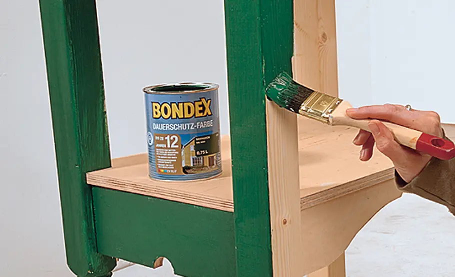Pflanztisch bauen: Schritt 18 von 23 Pflanztisch lackieren