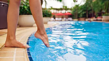 Pool heizen - Foto: iStock/DragonImages Pool heizen - Foto: iStock/DragonImages
