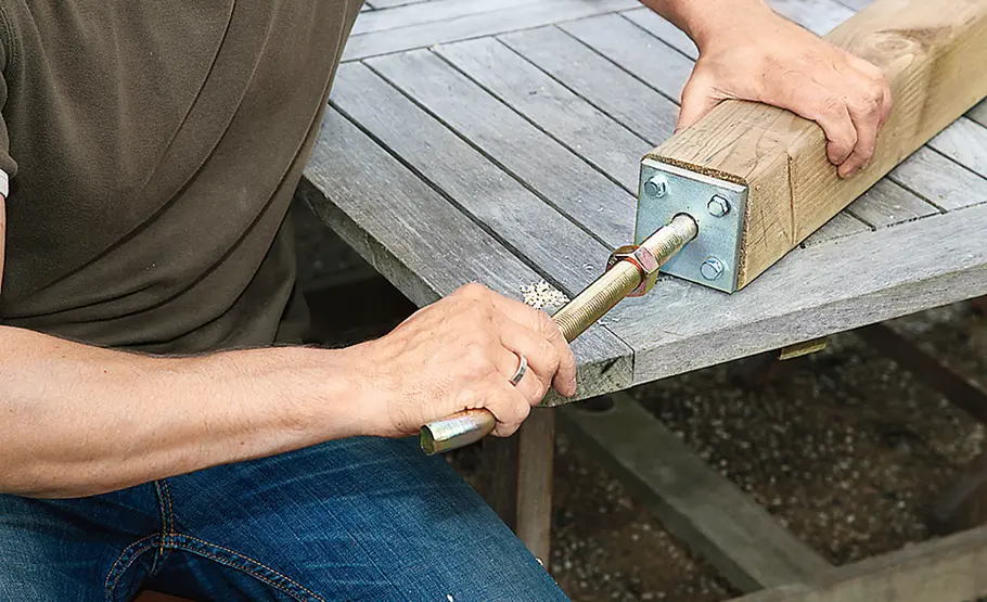 Zaunpfosten befestigen ohne Beton Punktfundamente bauen