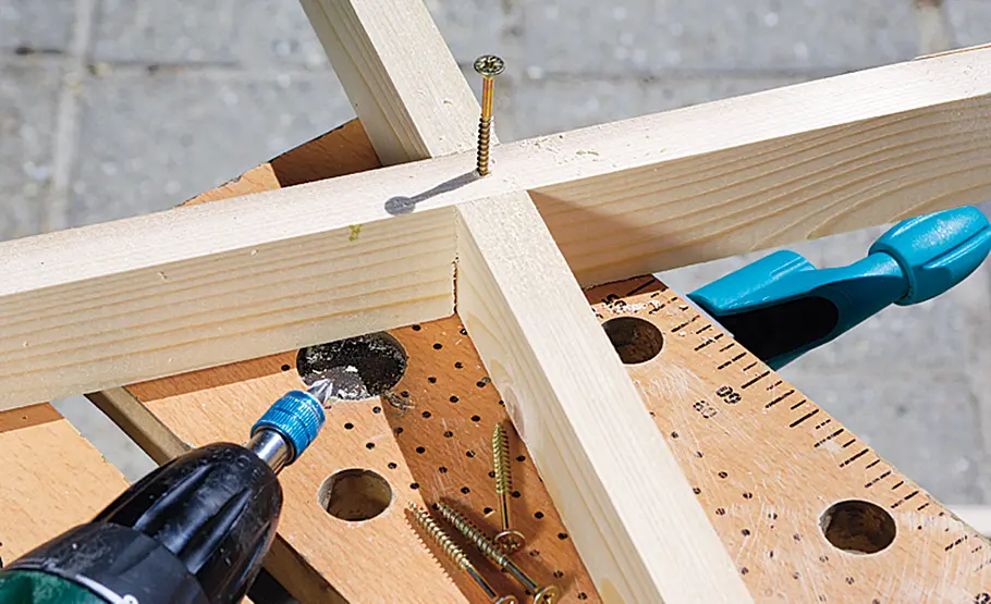 Rankhilfe bauen Pflanzhilfe