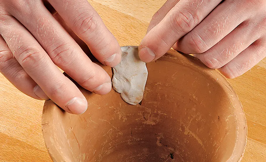Tontopf: Vase reparieren Reparaturmasse, Reparaturknete