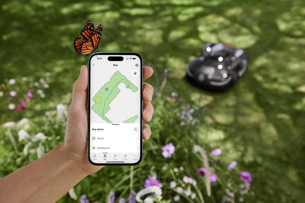 Smartphone mit App für Mähroboter