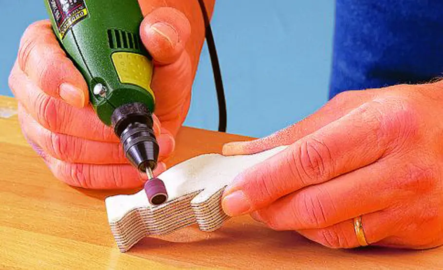 Ritterburg bauen Ritterburg bauen: Kanten schleifen
