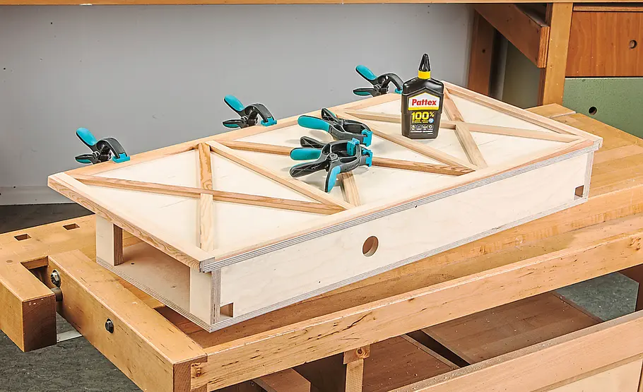 Garage für Mähroboter Garage für Rasenmähroboter bauen