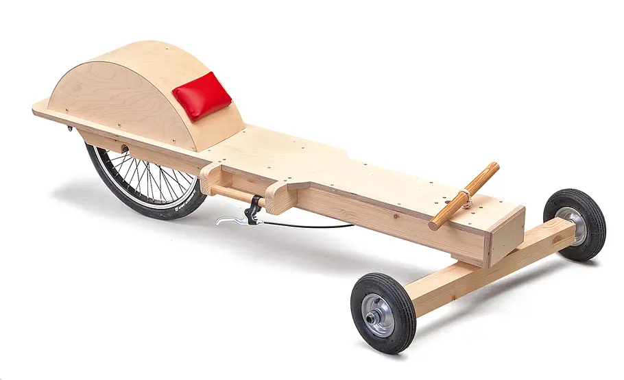 Ruderrenner Ruderrenner: Holzteile lackieren