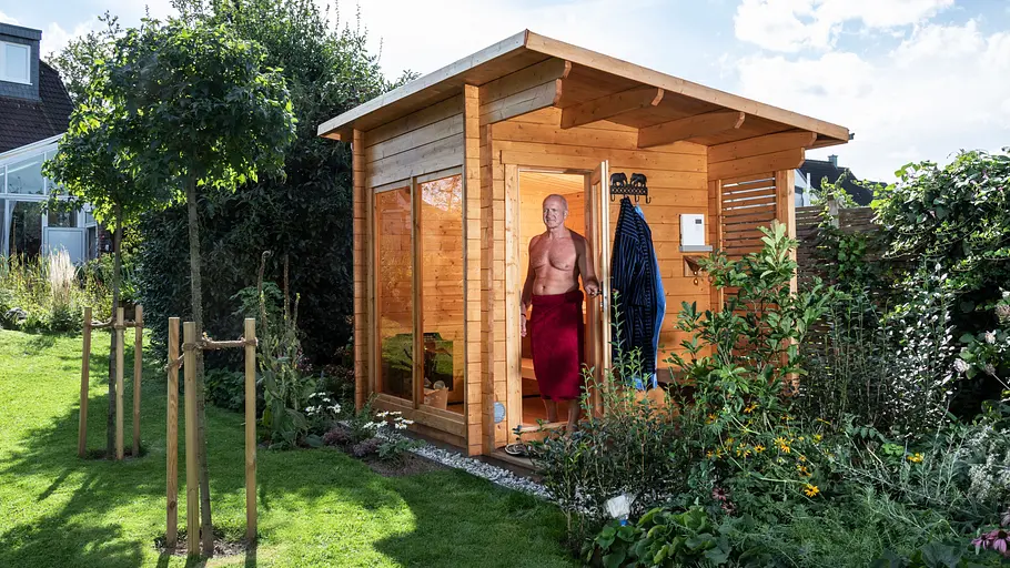Saunahaus bauen Fertiges Saunahaus im Garten