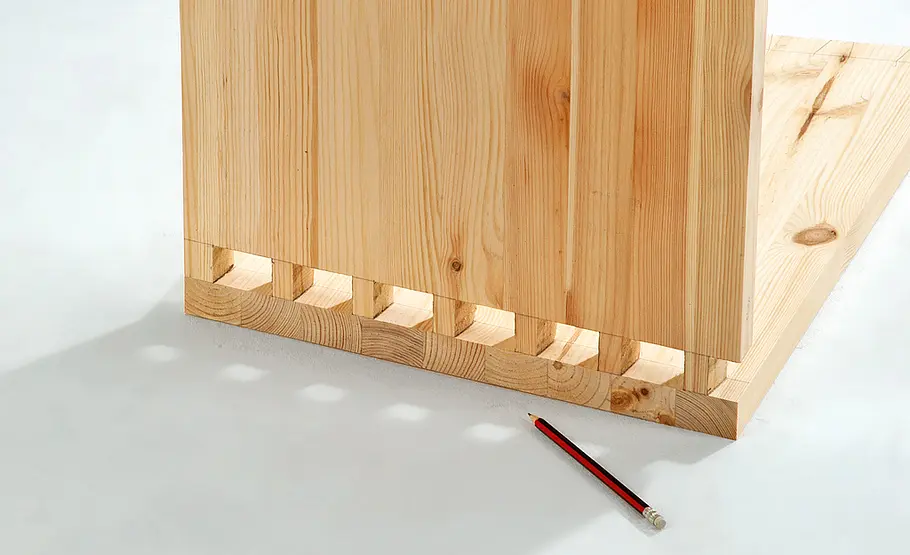 Truhe bauen: Schritt 7 von 44 Schwalbenschwanz zusammenstecken