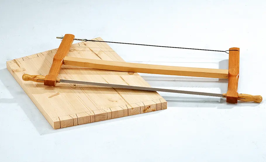 Truhe bauen: Schritt 9 von 44 Holz sägen