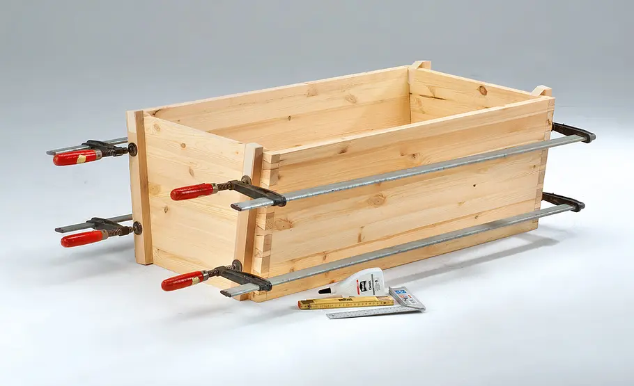 Truhe bauen: Schritt 14 von 44 Truhe verleimen