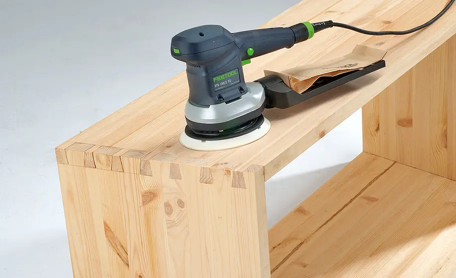 Truhe bauen: Schritt 17 von 44 Truhe abschleifen
