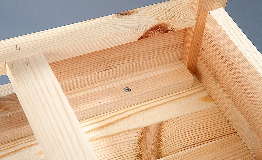 Schminktisch bauen Schminktisch: Tischplatte verschrauben