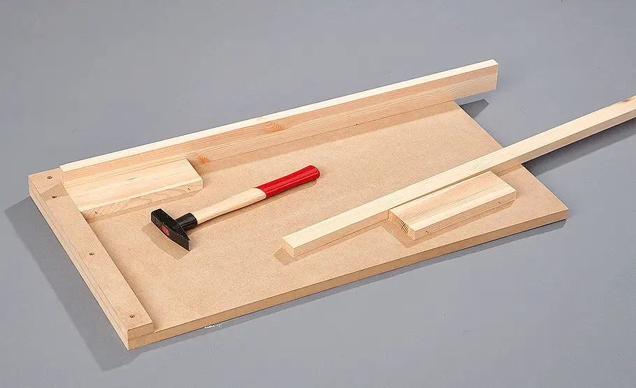 Schminktisch bauen Schminktisch: Bauteile zusammenfügen