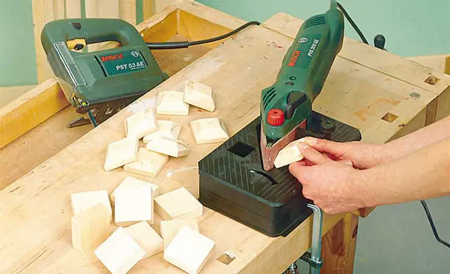 Schubladen-Kommode selber bauen Schubladen-Kommode: Griffquadrate herstellen