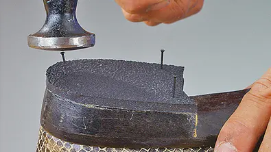 Schuhe selber reparieren  | selbst.de
