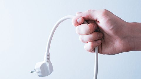 Schuko Stecker - Foto: iStock / Devenorr