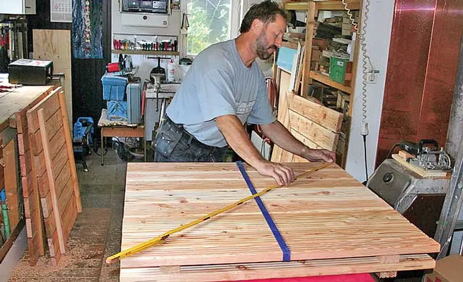Steg anbauen: Schritt 2 von 13 Holzsteg bauen