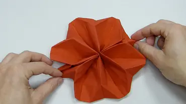 Serviette falten: Stern Serviette falten: Stern
