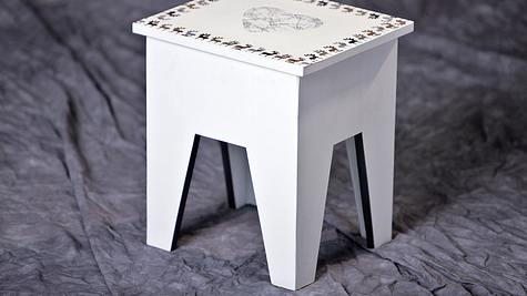 Hocker mit Serviettentechnik