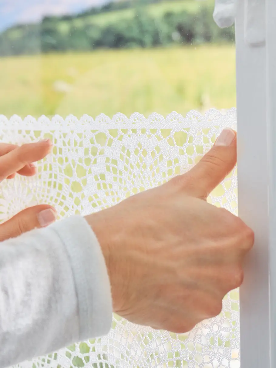 Sichtschutz fürs Fenster: Wachstuchtischdecke Sichtschutz fürs Fenster