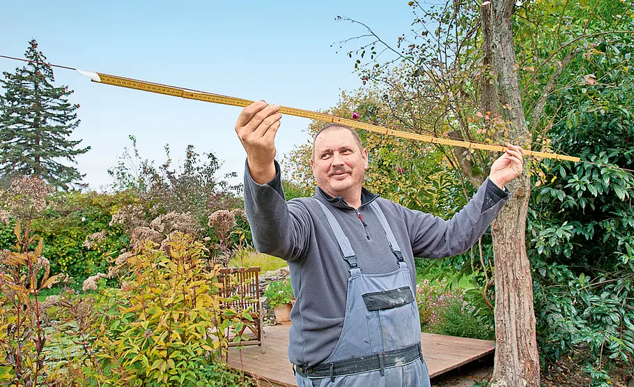 Sichtschutzzaun Holz Zaun errichten