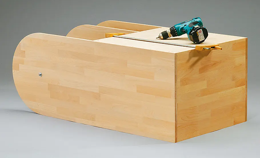 Sideboard mit Schwenktisch Sideboard: Rückwand fixieren