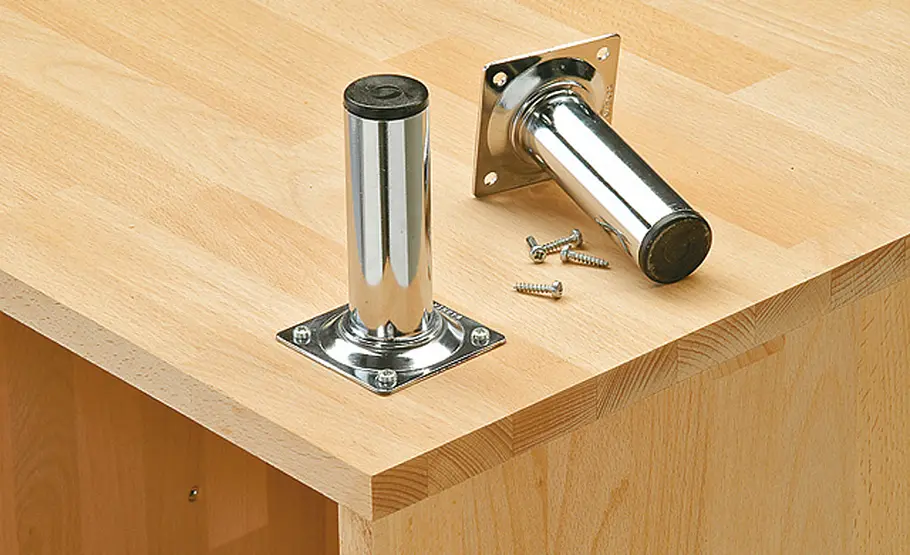 Sideboard mit Schwenktisch Sideboard: Füße anschrauben