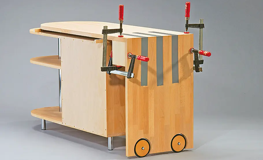 Sideboard mit Schwenktisch Sideboard: Platten verbinden